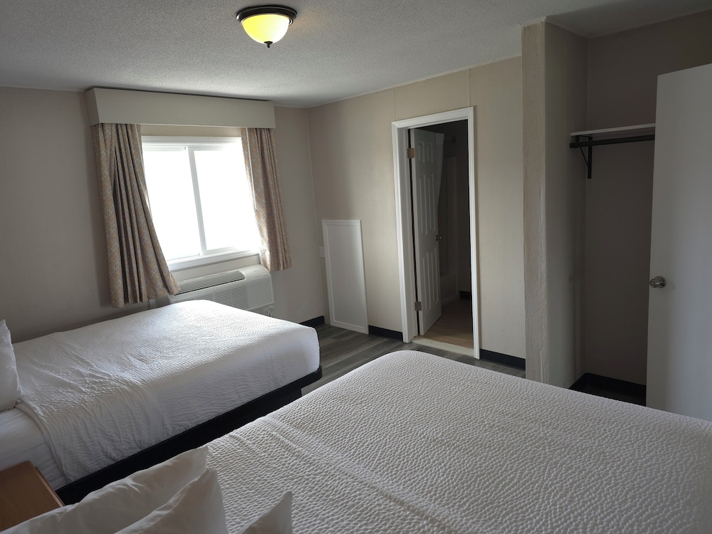 Suite, 1 Bedroom, Non Smoking (2 Queen Beds, Edison Suite) - Photo 1