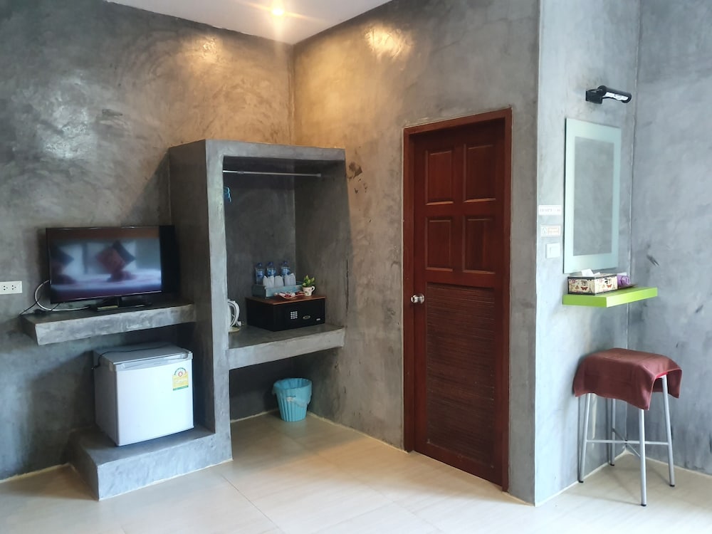 Deluxe Triple Room photo 2