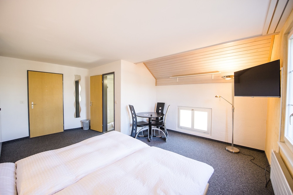 Double Room - Photo 5