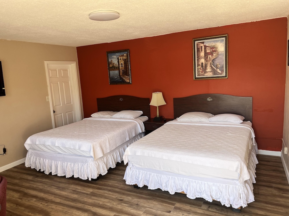 Two Queen Beds with Kitchen photo 1