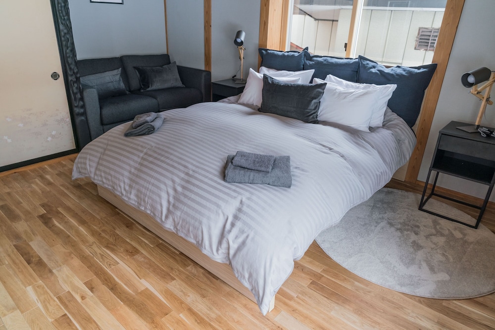 Apartment, 3 Bedrooms, Mountain View (Unit 3) photo 1