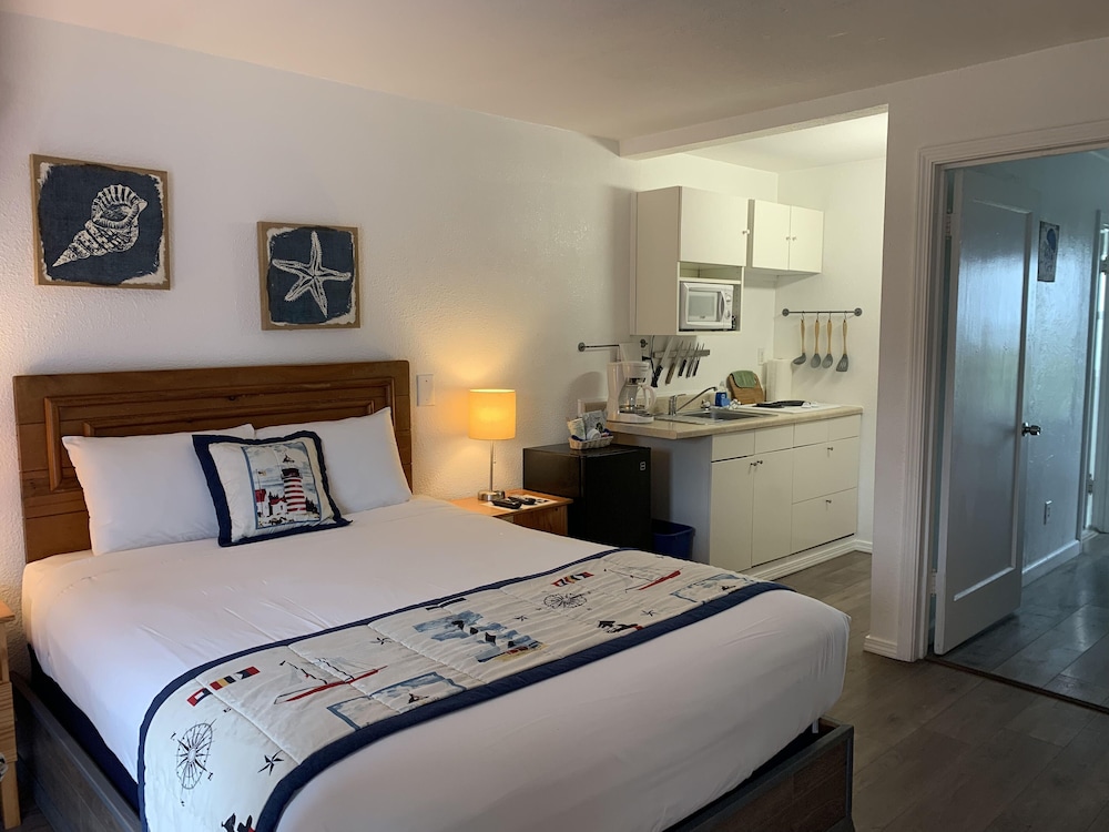 Two Bedroom Queen Suite Ocean View to Two Bedroom Queen Suite Oceanfront