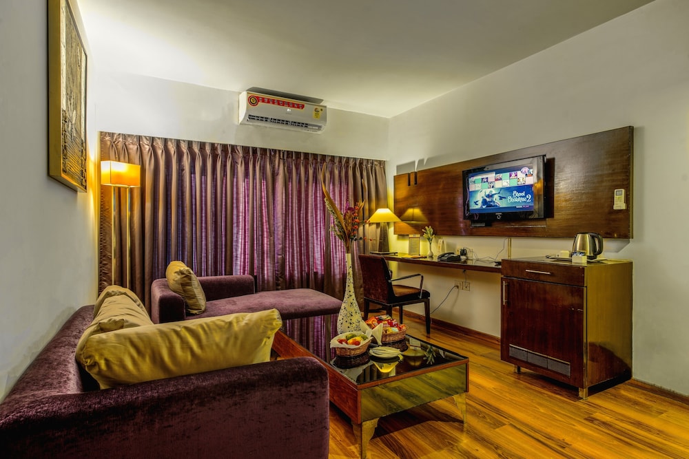 Suite - Photo 4