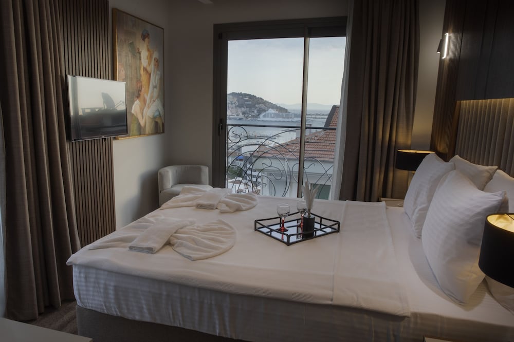Deluxe Room - Photo 5