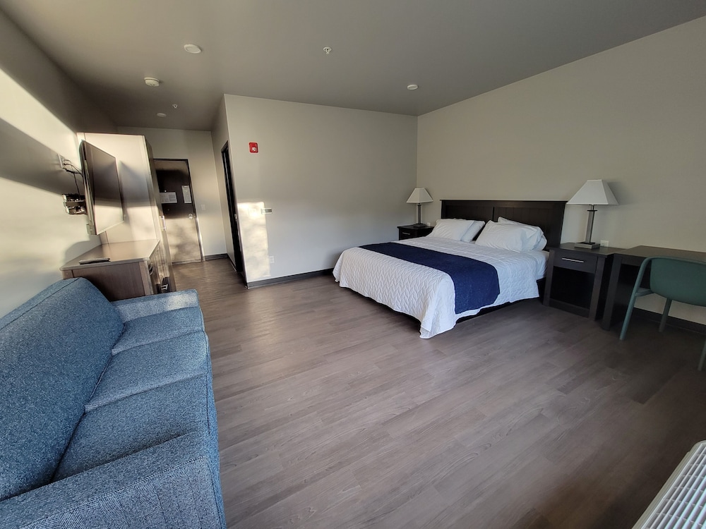 Accessible King Suite River View photo 2