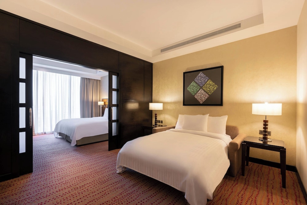 Studio Suite, 1 King Bed with Sofa bed