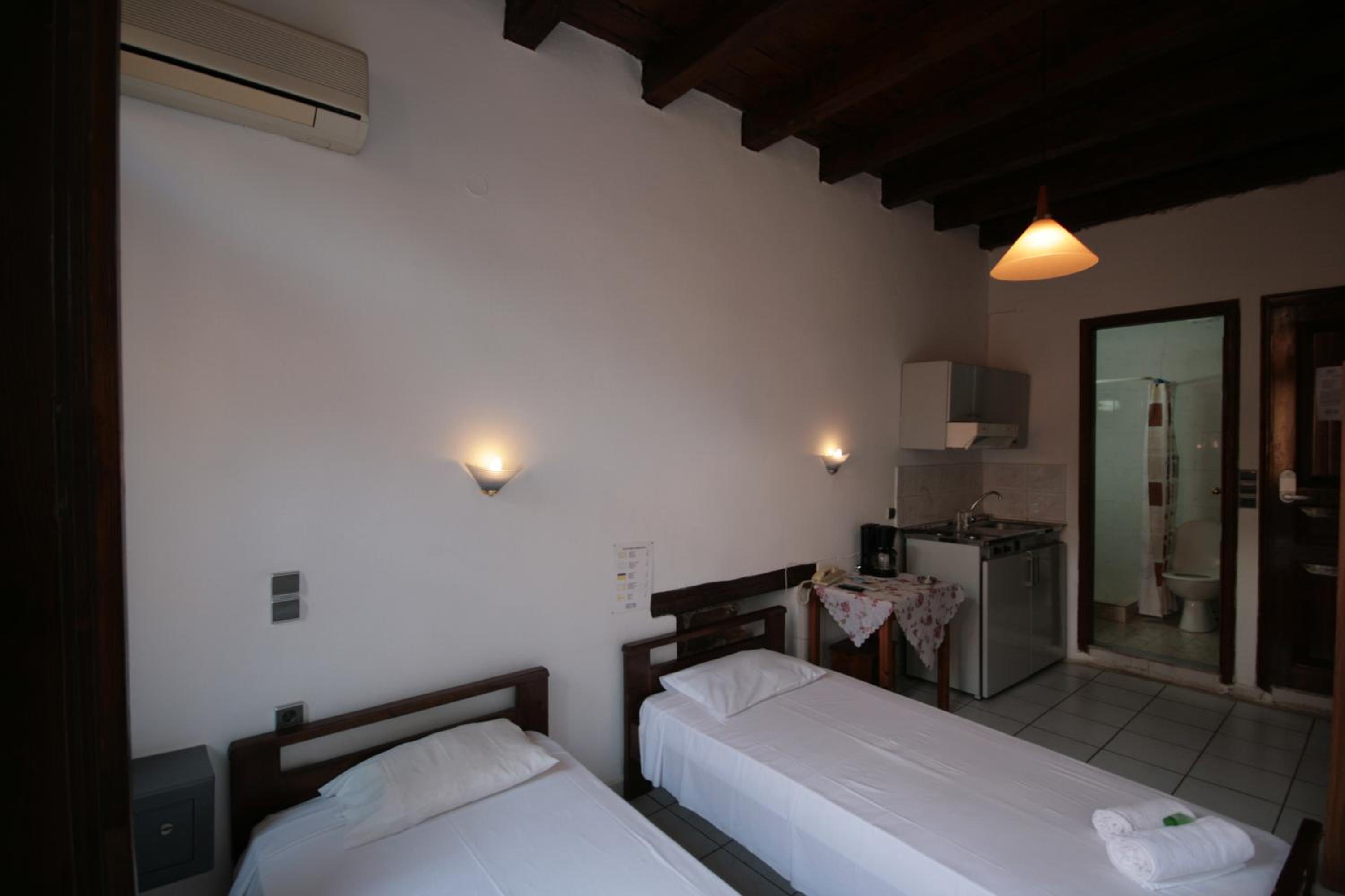Studio (2 Adults)