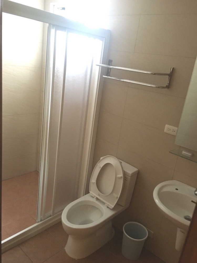 Family House, 5 Bedrooms, Ensuite, Mezzanine photo 1
