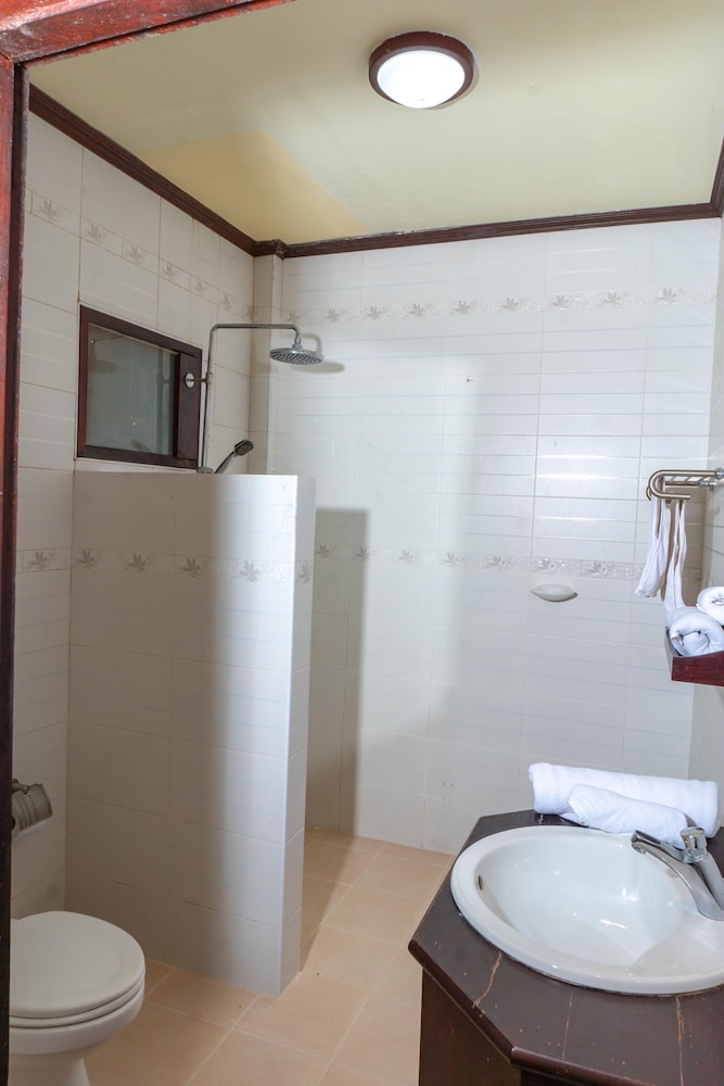 Deluxe Twin Room - Photo 16