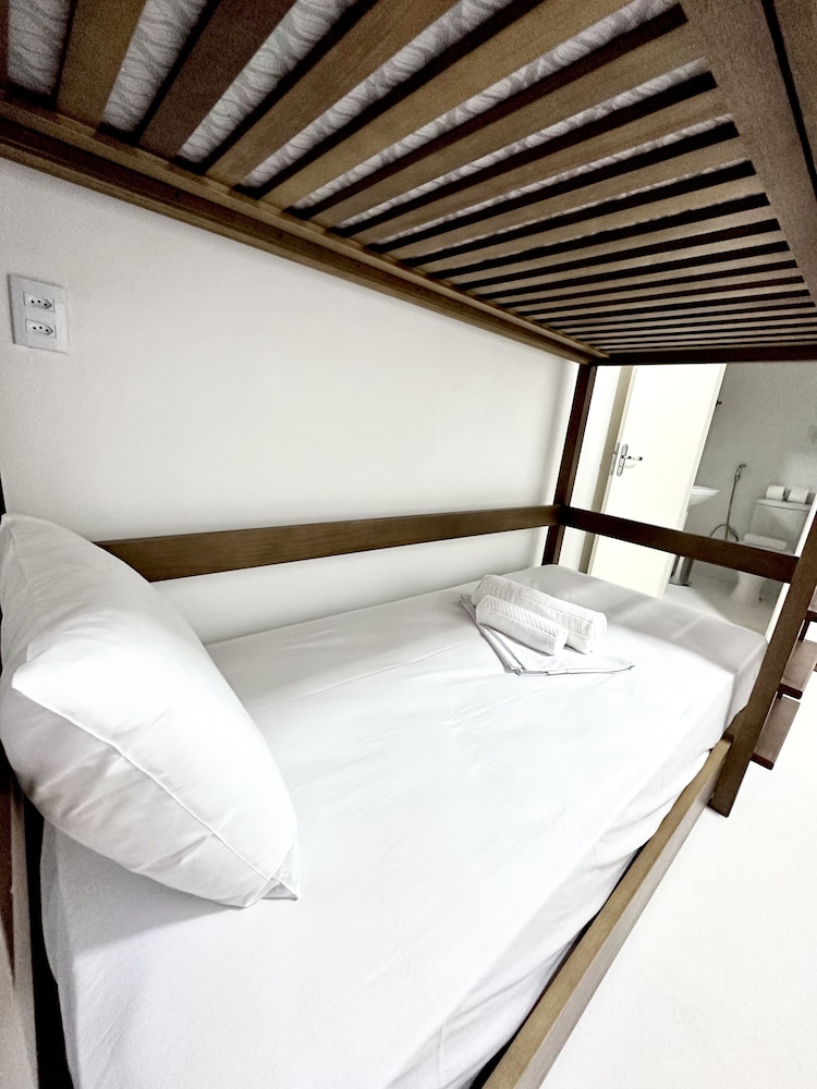 Economy Triple Room photo 3