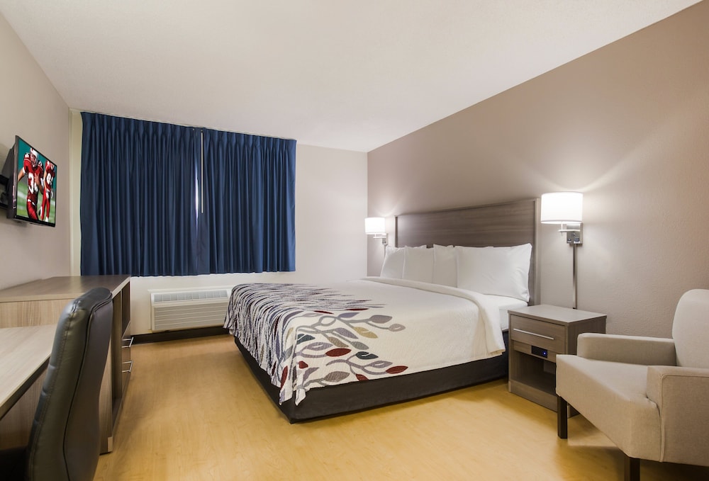 Deluxe Room, 1 King Bed, Accessible, Non Smoking - Photo 1