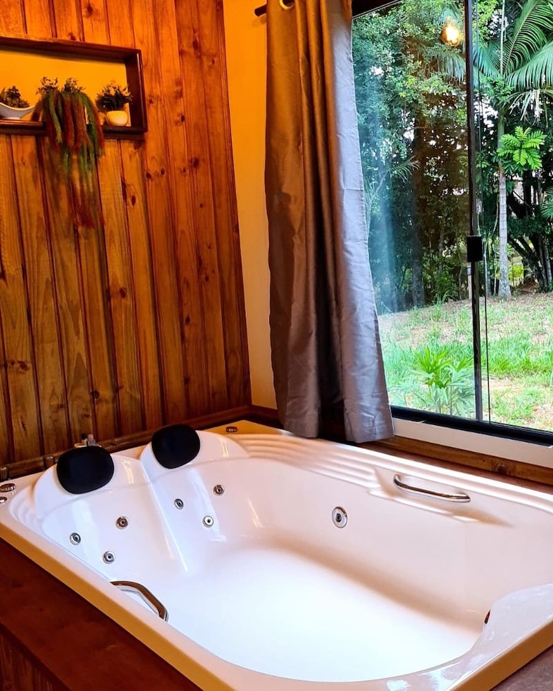 Luxury Cabin, Lake View