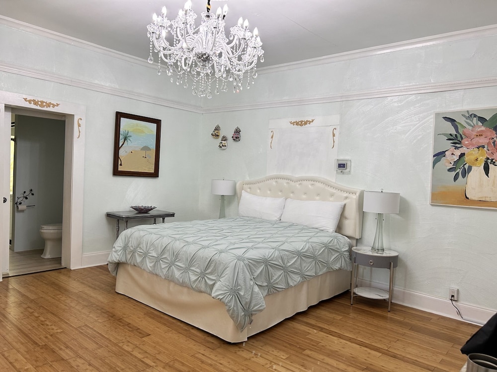 Deluxe Suite, Ensuite, Garden View (JR Suite Ensuite Patio & )