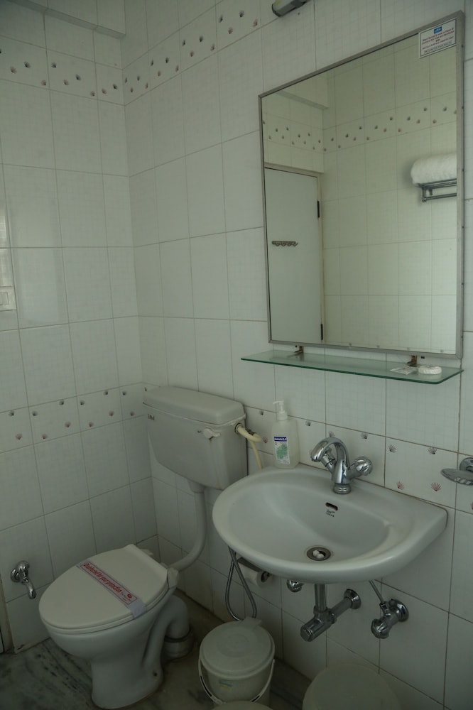 Deluxe Double or Twin Room photo 2