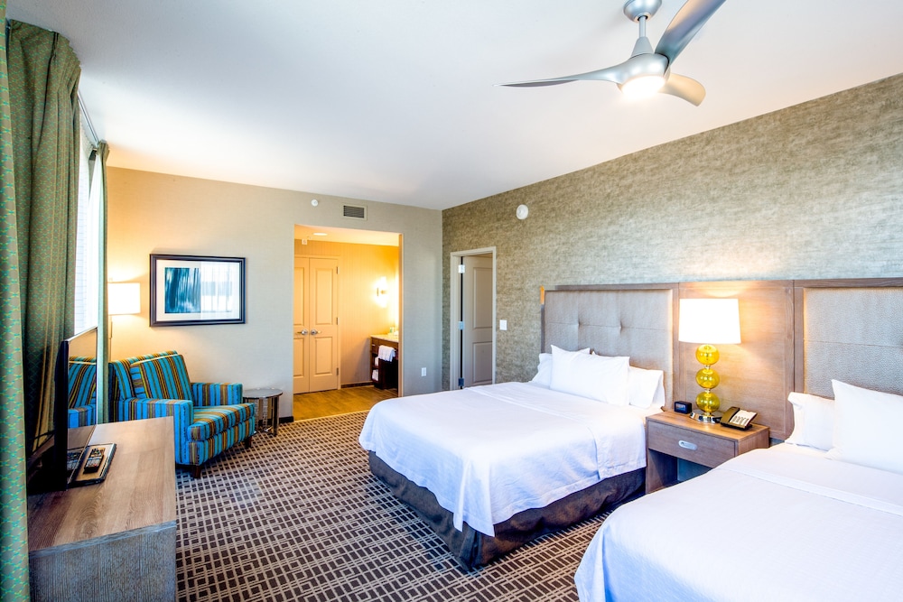 Suite, 2 Queen Beds, Accessible, Bathtub photo 2