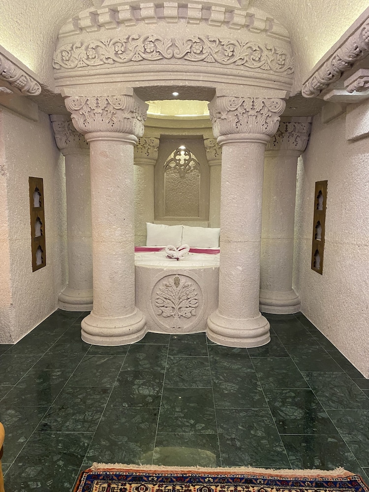 Traditional Suite photo 2