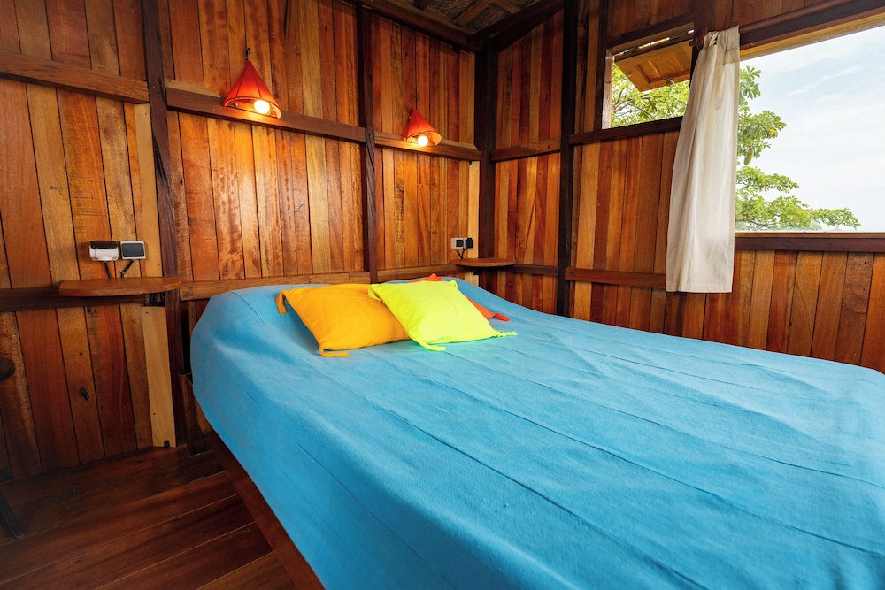 Superior Tree House, Lagoon View