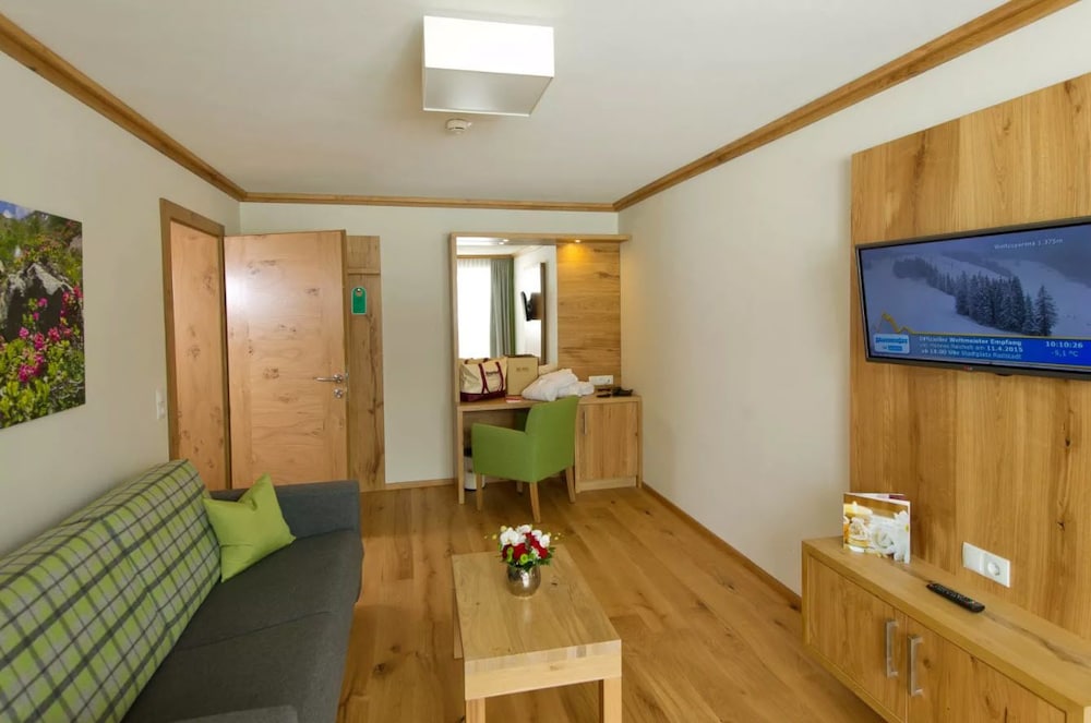 Suite (Edelweiss) photo 2