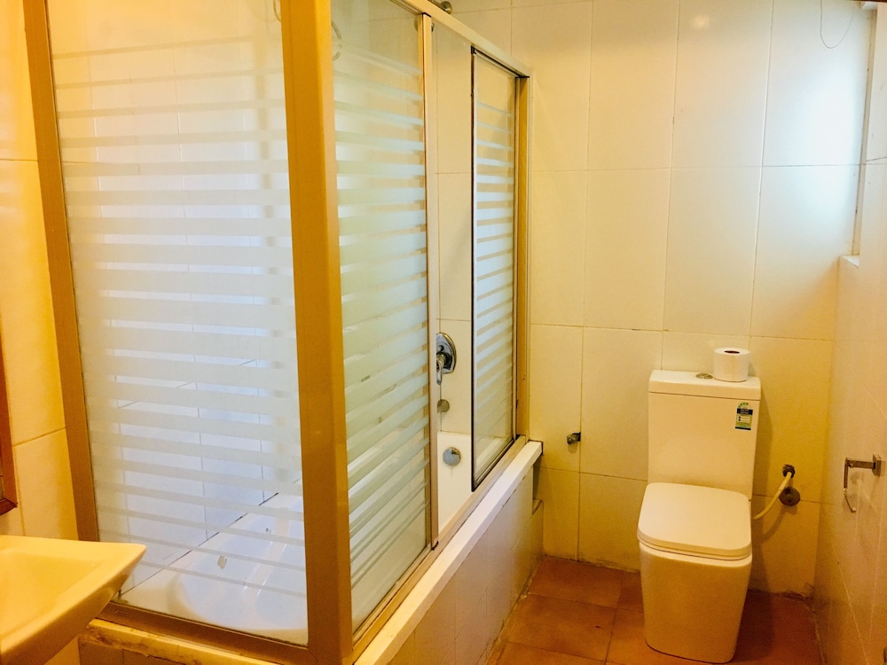 Executive Room - Photo 5