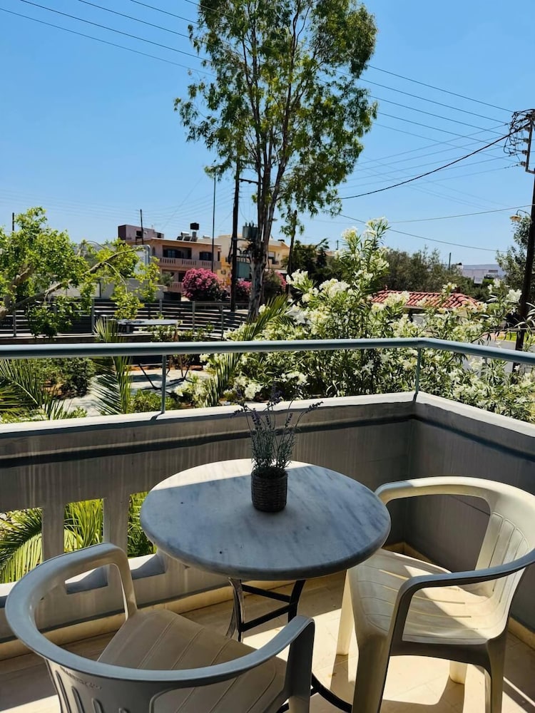 Studio, Garden View photo 3