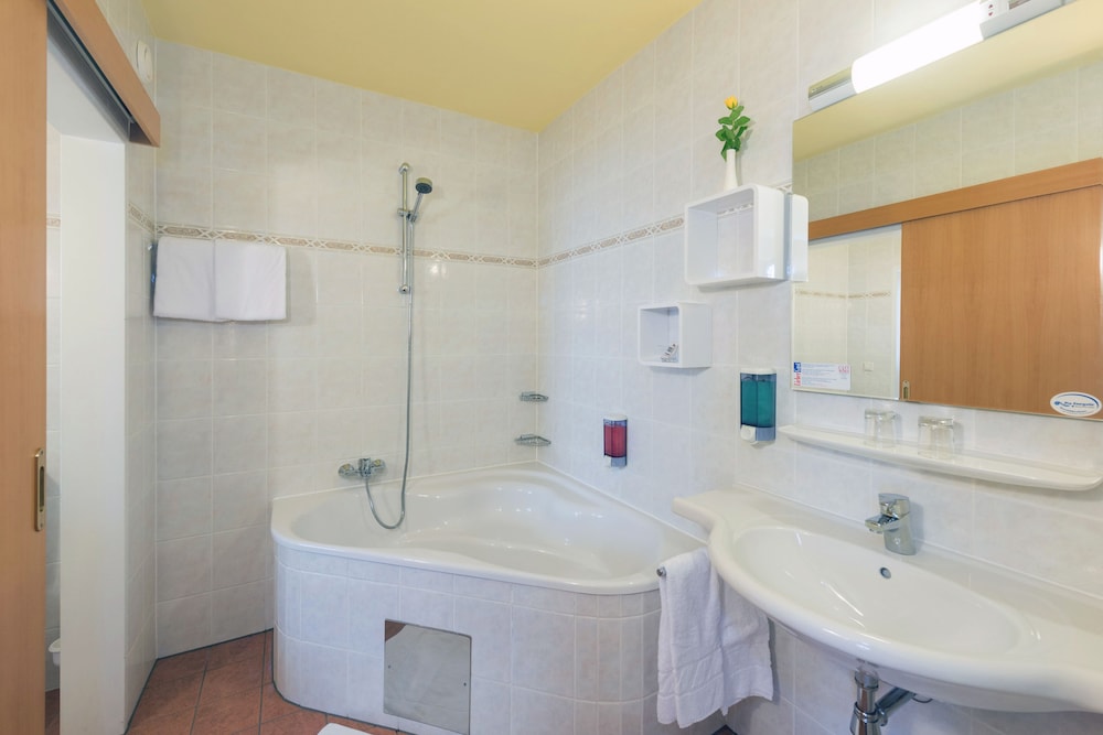 Family Suite - Photo 3
