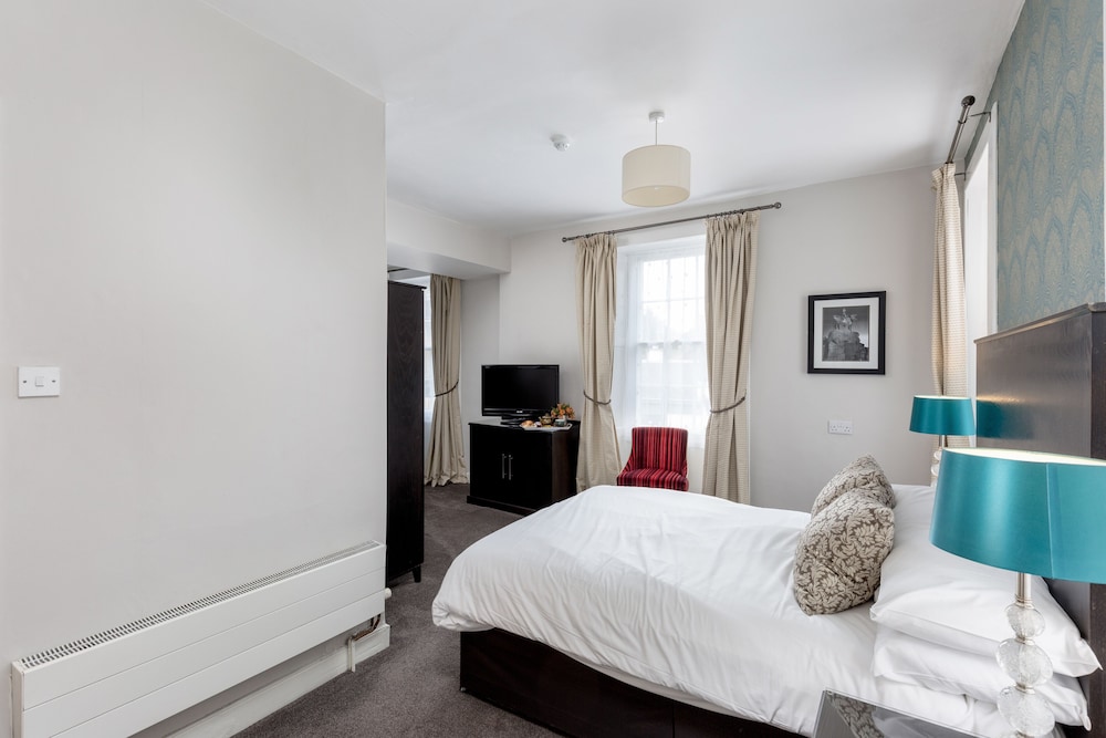 Standard Quadruple Room, Ensuite photo 2