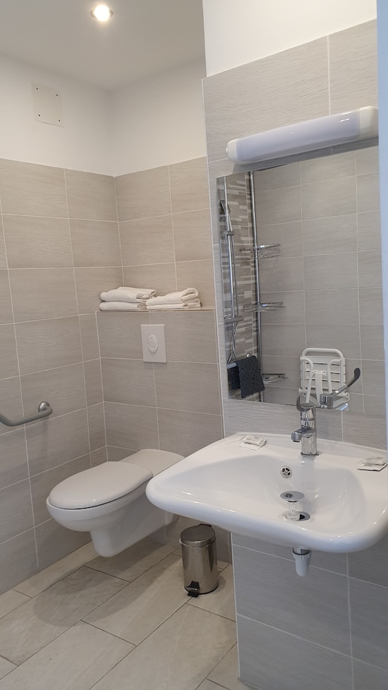 Double Room, Ground Floor photo 3