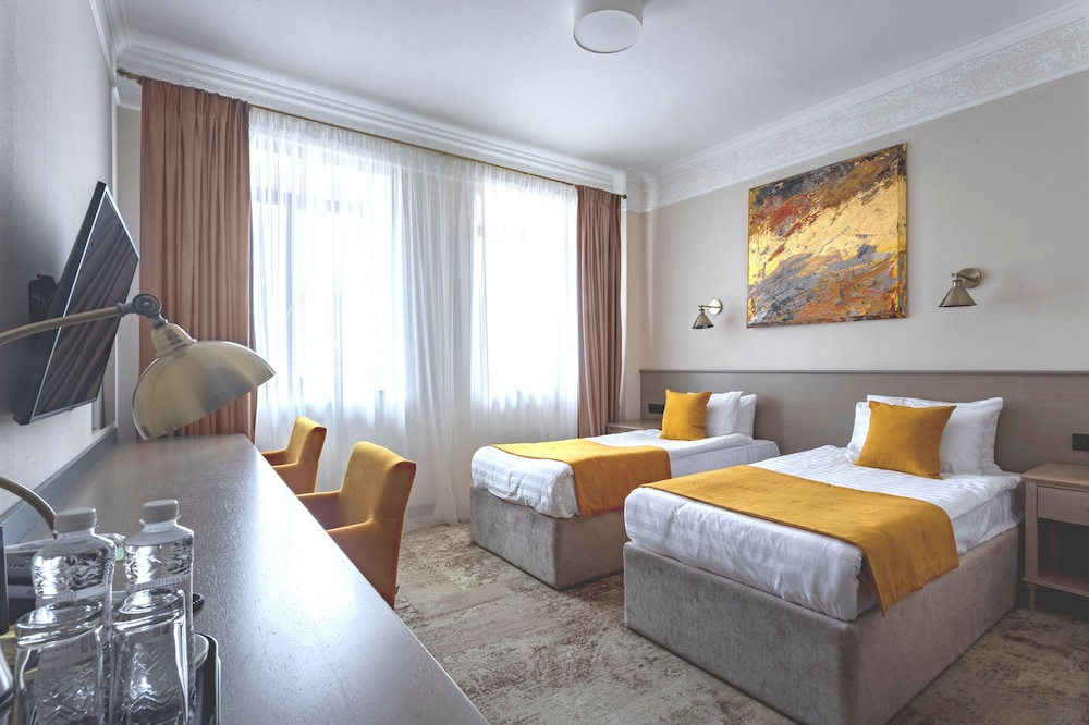 Standard Neoclassic Double Room photo 2