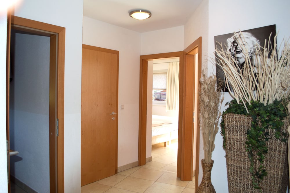 Apartment (Excl. 215 EUR cleaning fee) photo 2