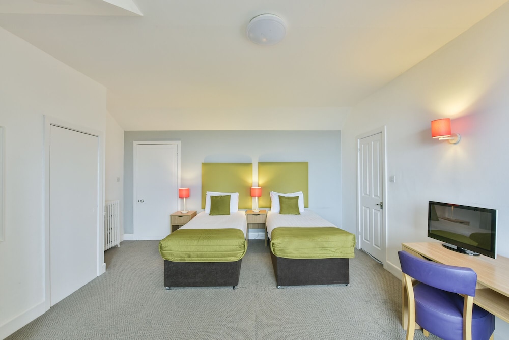 Standard Twin Room - Photo 8