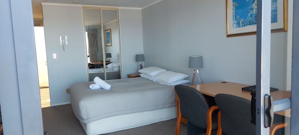 Studio Apartment photo 1