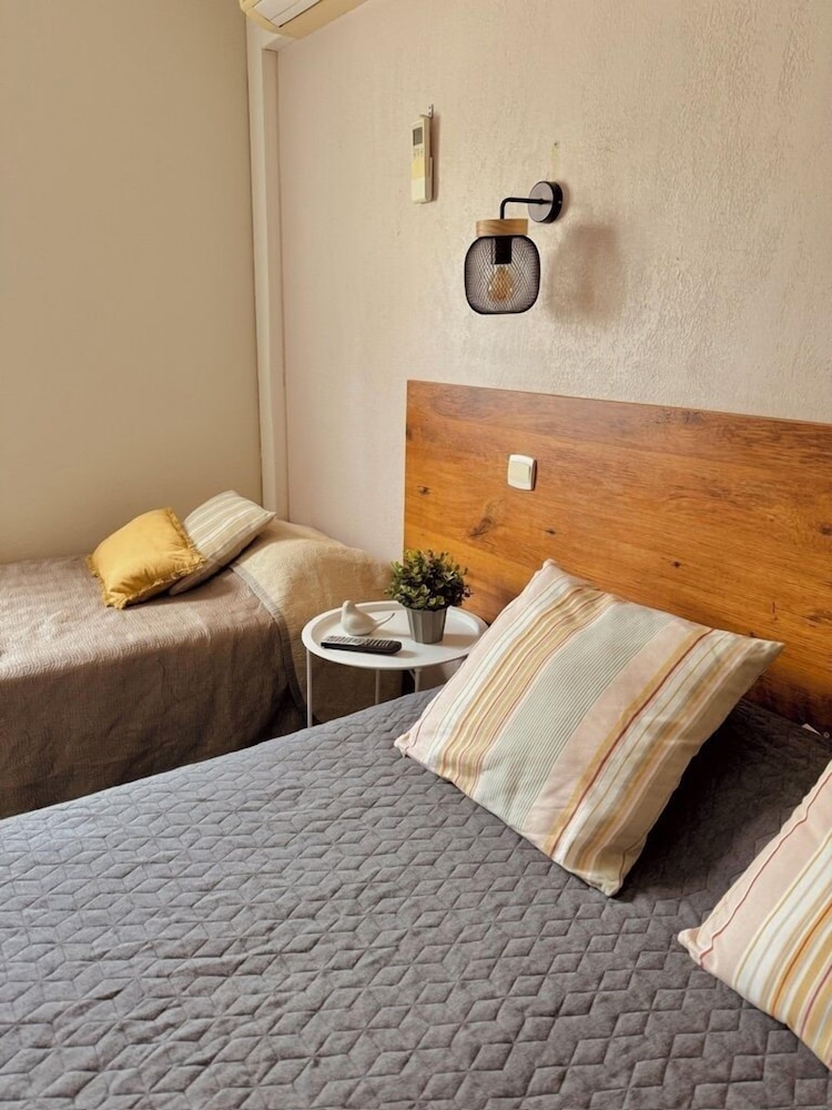 Standard Triple Room - Photo 4