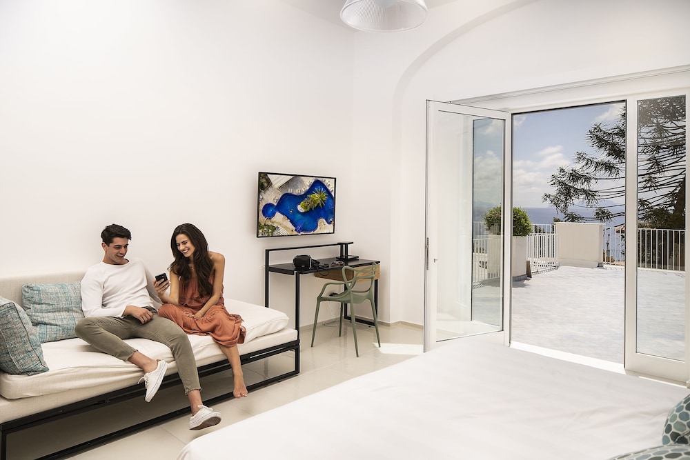 Triple Room, Sea View - Photo 2