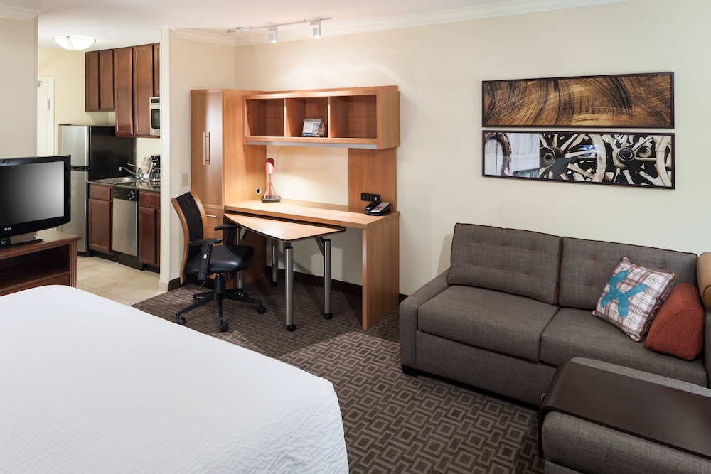 Suite, 1 King Bed - Photo 4