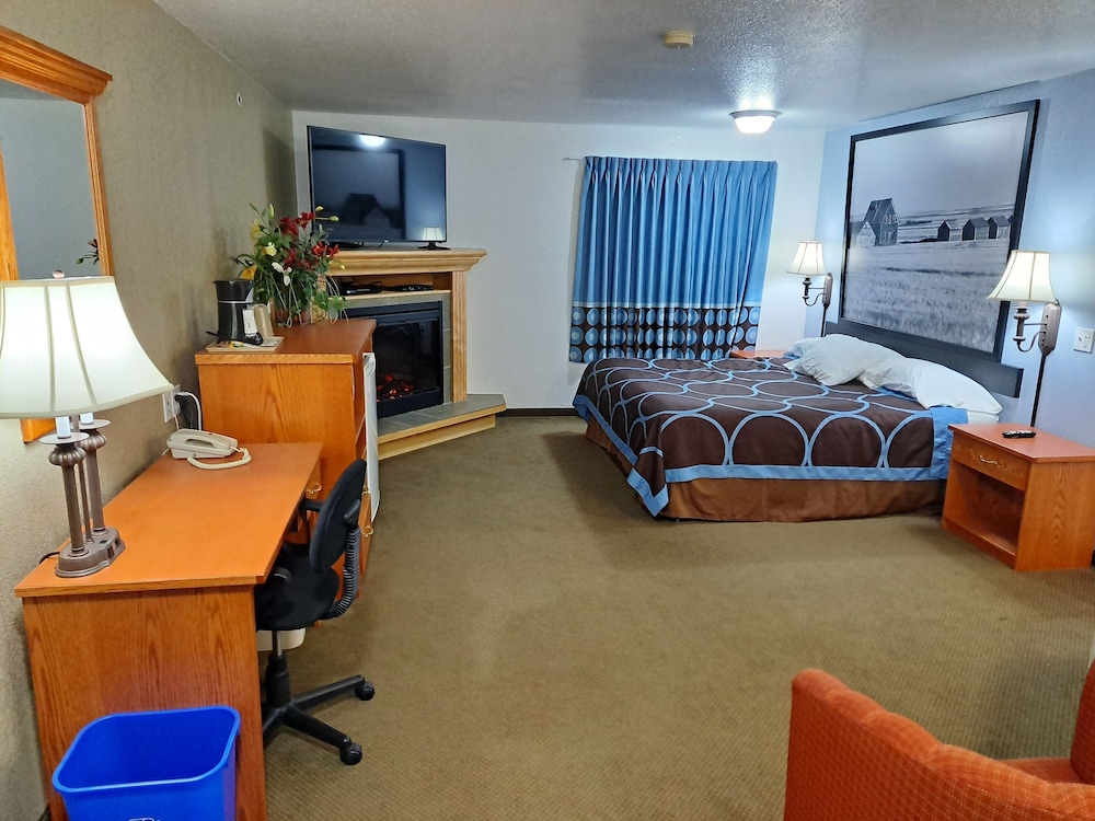 Suite, 1 King Bed, Fireplace photo 2