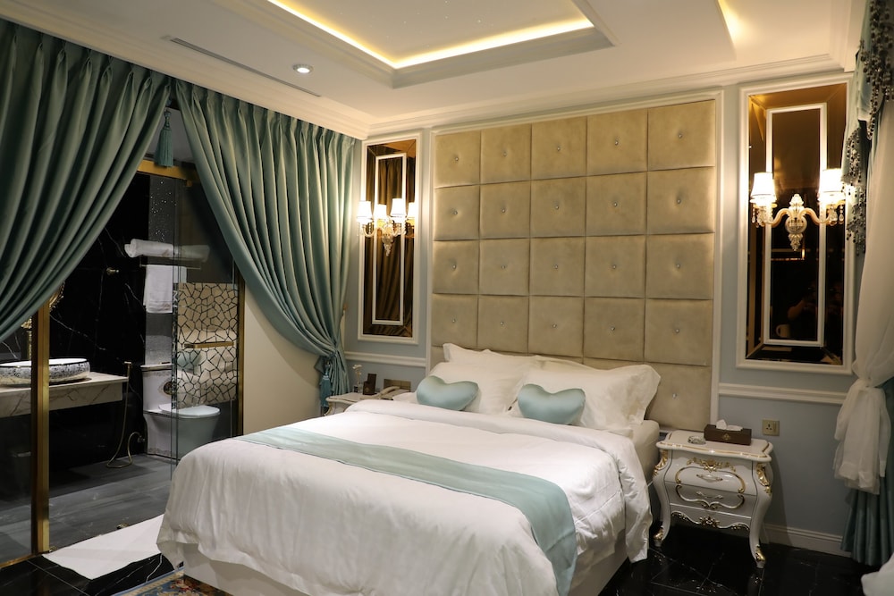 Deluxe Double Room, 1 Queen Bed, Bathtub