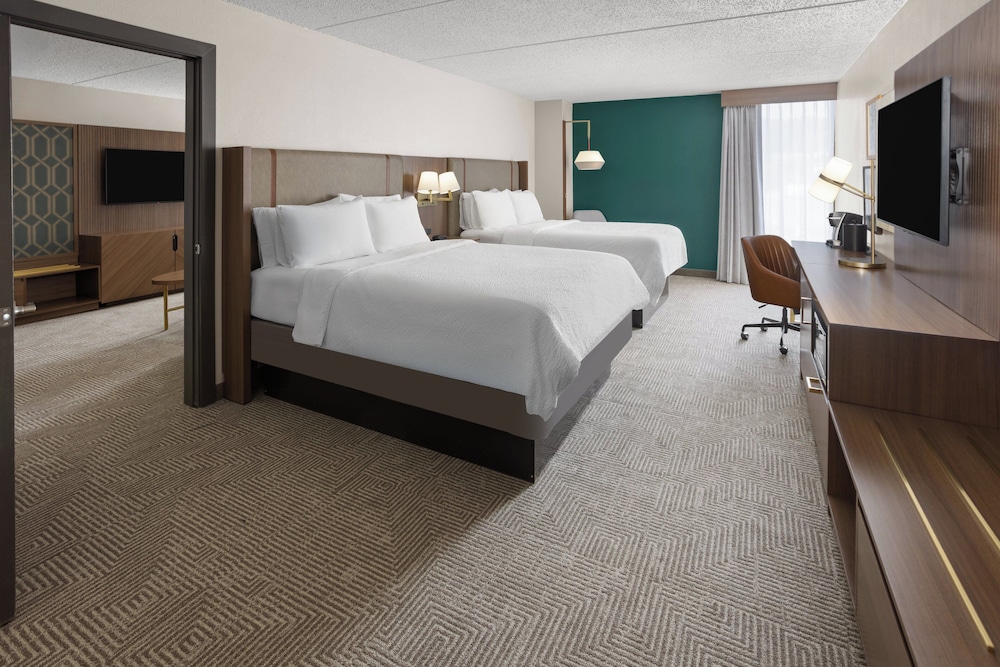 Suite, 1 Bedroom - Photo 1