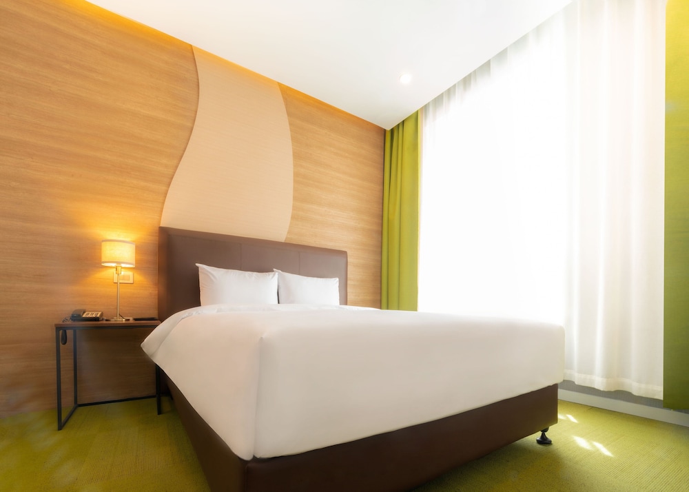 Deluxe Double Room, 1 King Bed photo 3