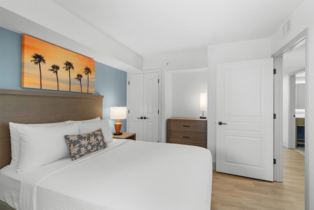 South Tower Angle Ocean View Deluxe Three Bedroom Condo - Photo 6