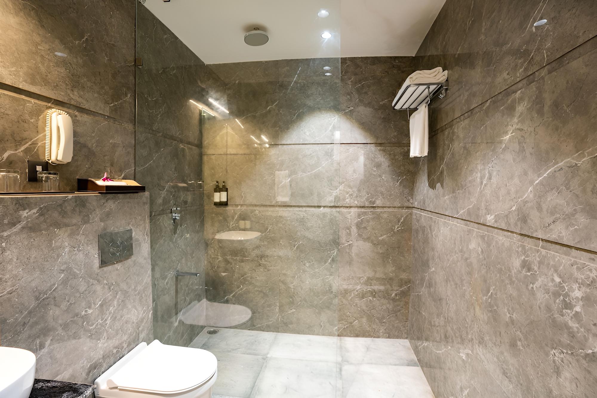 Deluxe Double Room - Photo 8