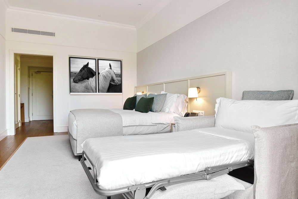 Premium Room, 1 King Bed, Golf View - Photo 7