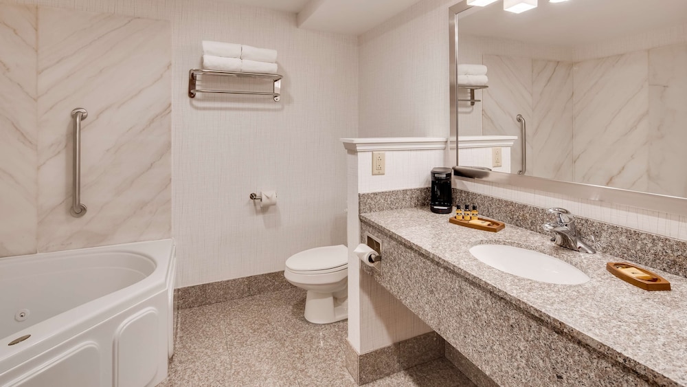 Standard Room, 1 King Bed, Non Smoking, Jetted Tub