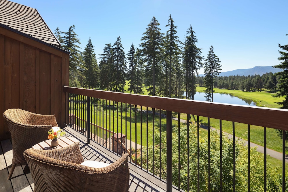 Room, 1 King Bed, Golf View (INN)