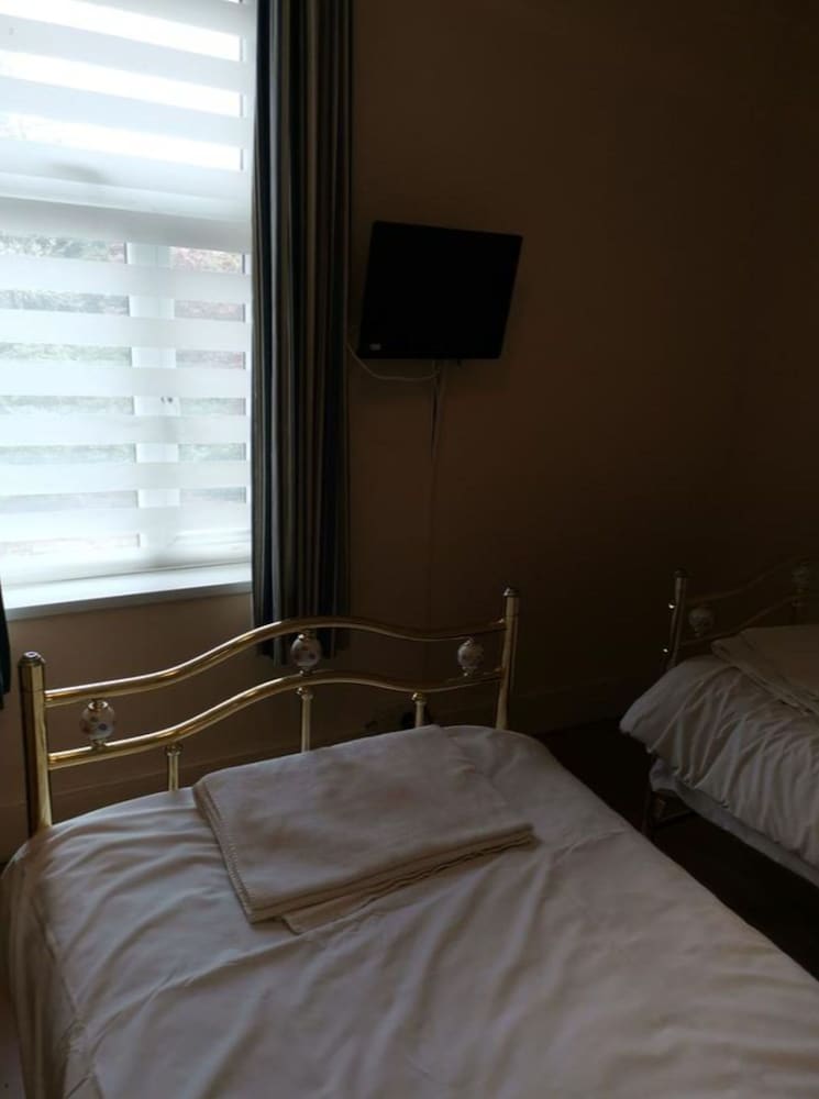 Standard Triple Room, Multiple Beds photo 3