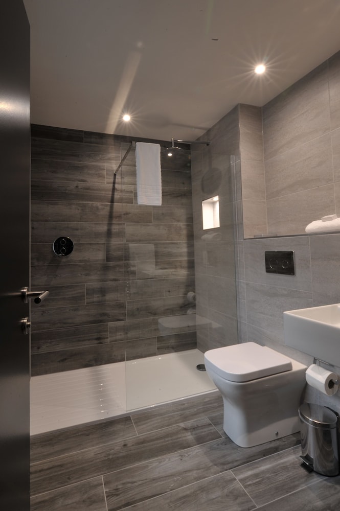 Deluxe Double Room, 1 Bedroom, Ensuite photo 3