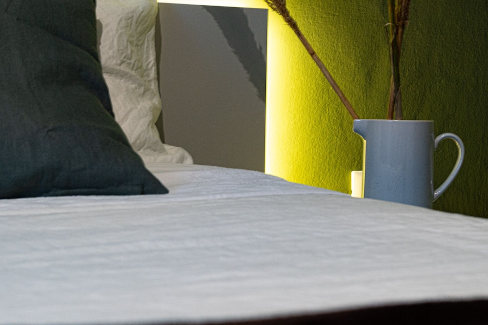 Design Double Room, Hill View photo 2
