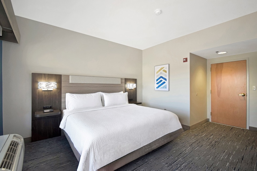 Suite, 1 Bedroom, Accessible (Mobility, Roll-In Shower)