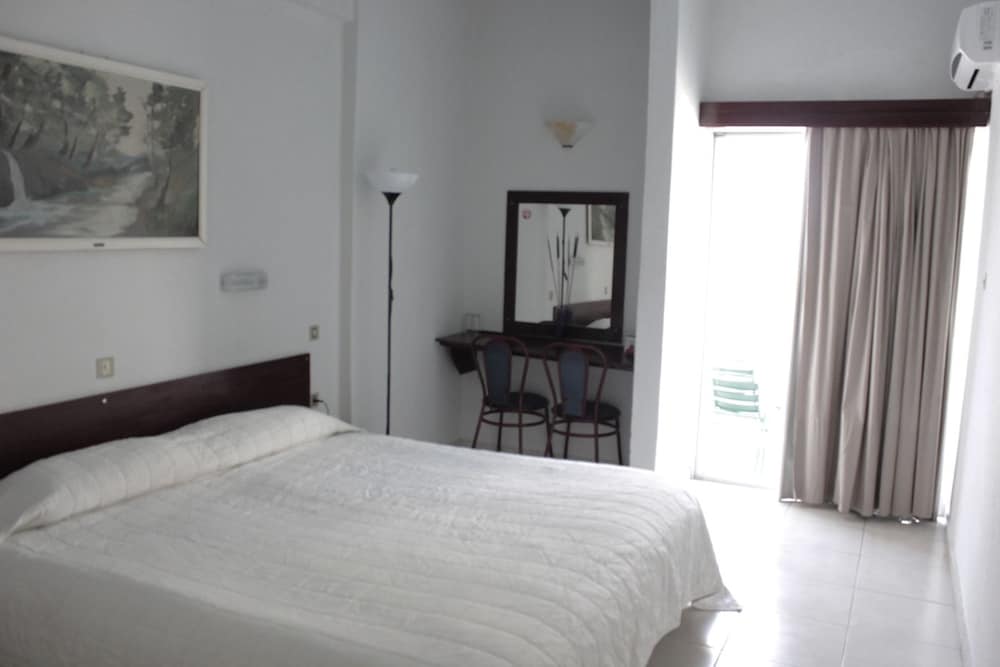 Standard Double Room, 1 Bedroom, Balcony photo 3
