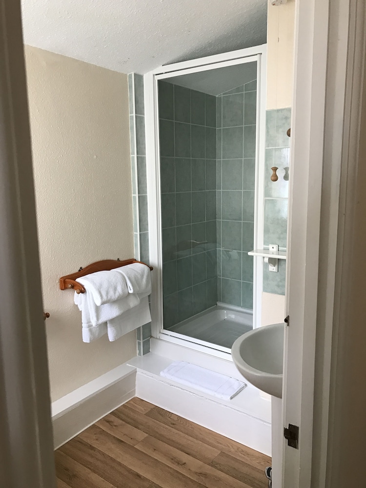 Quadruple Room, Multiple Beds photo 3