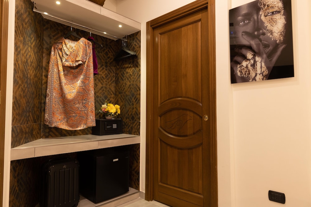 Deluxe Room, Balcony - Photo 7